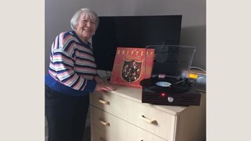 Ayrshire care home Residents get in the groove as they enjoy blast from the past